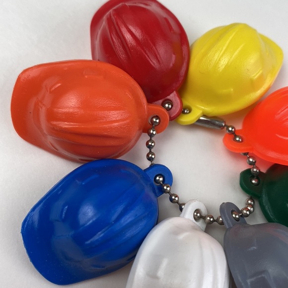 Vintage Miniature hard hats on chain - Picture 3 of 5